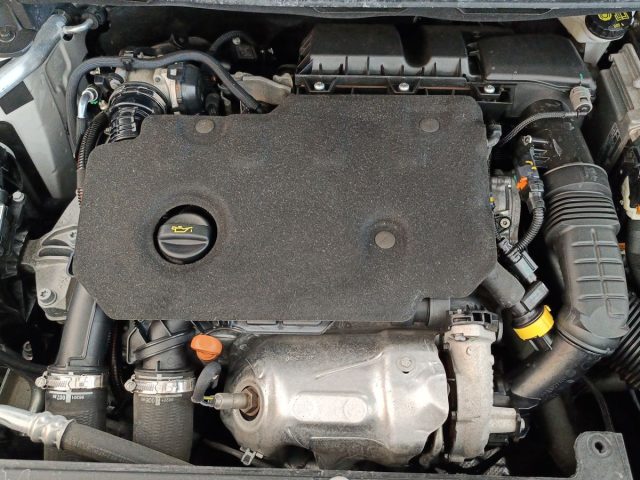 PEUGEOT 3008 usata, con Autoradio digitale