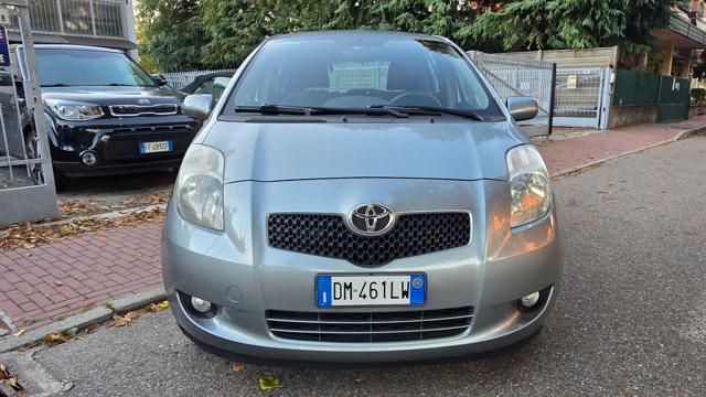 TOYOTA Yaris usata, con Lettore CD