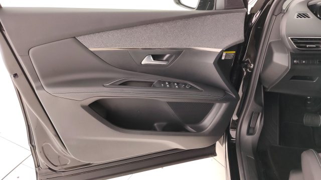 PEUGEOT 3008 usata, con Schermo multifunzione interamente digitale