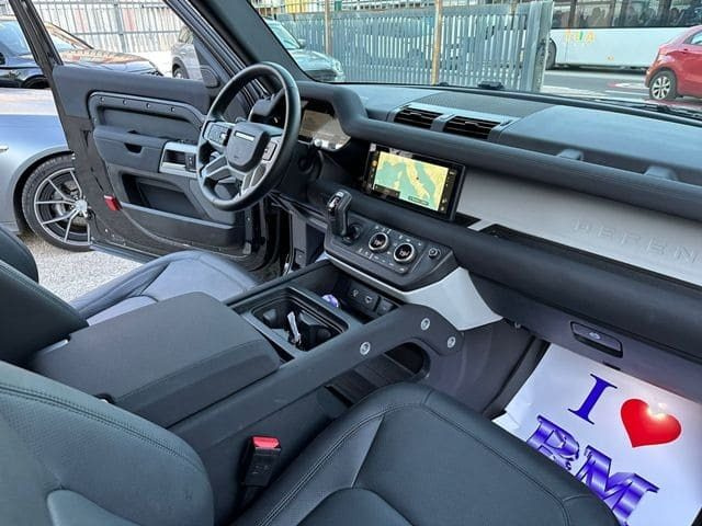 LAND ROVER Defender usata, con Autoradio