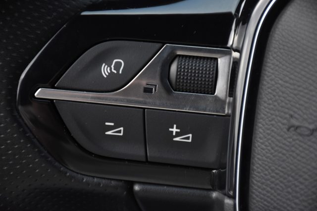 PEUGEOT 508 usata, con Touch screen