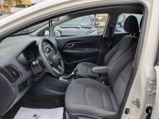 KIA Rio usata, con Controllo automatico clima