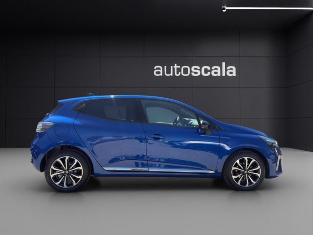RENAULT Clio usata, con Autoradio