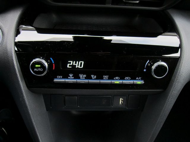 TOYOTA Yaris Cross usata, con Isofix
