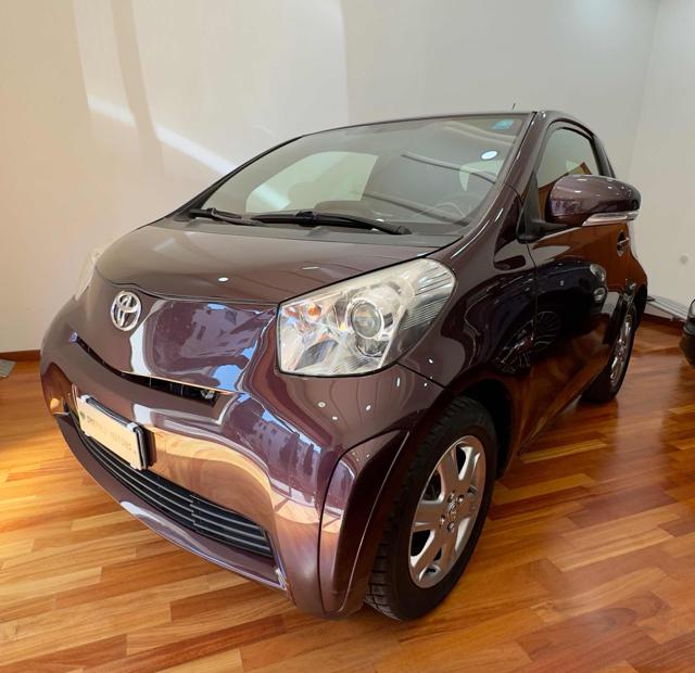 TOYOTA iQ usata, con Airbag