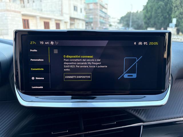 PEUGEOT 2008 usata, con Touch screen