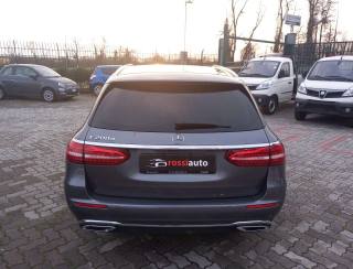 MERCEDES-BENZ E 200 usata, con Alzacristalli elettrici