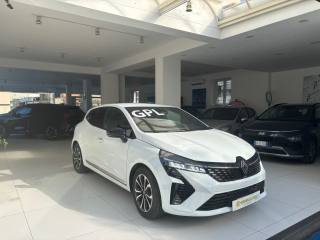 RENAULT Clio usata, con Alzacristalli elettrici