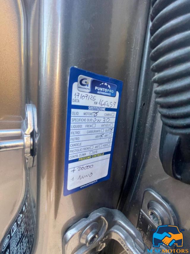 LAND ROVER Discovery Sport usata, con Airbag testa