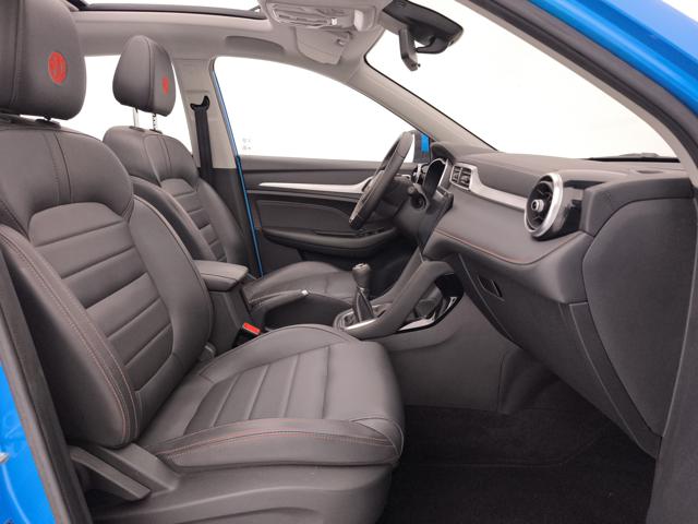 MG ZS usata, con Hill holder