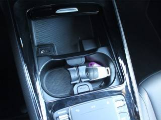 MERCEDES-BENZ GLB 180 usata, con Frenata d