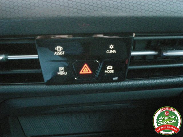 VOLKSWAGEN Golf usata, con Autoradio digitale