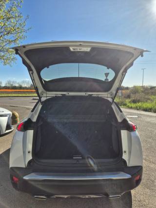PEUGEOT 2008 usata, con Autoradio digitale