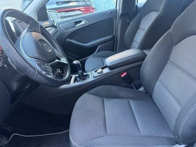 MERCEDES-BENZ B 180 usata, con Cerchi in lega