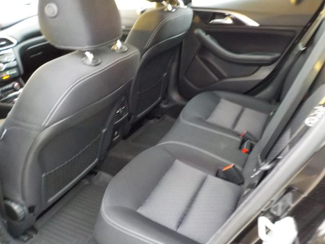 INFINITI Q30 usata, con Airbag testa
