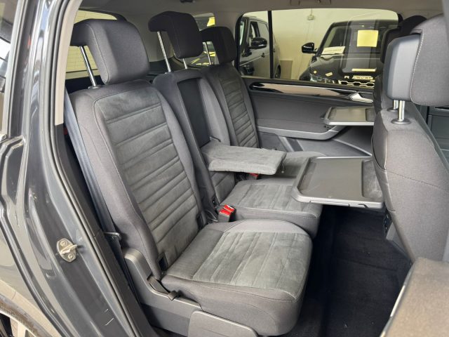 VOLKSWAGEN Touran usata, con Fendinebbia
