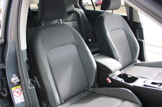 VOLKSWAGEN Golf usata, con Fendinebbia