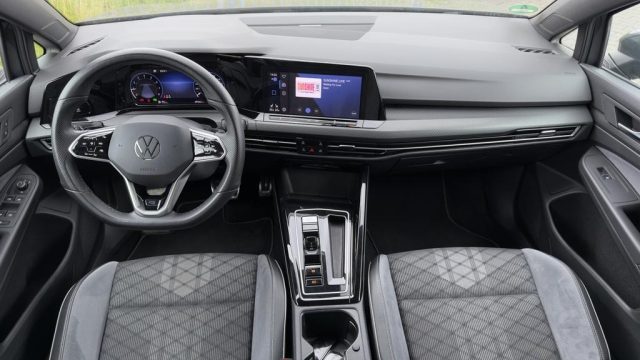 VOLKSWAGEN Golf usata, con Boardcomputer