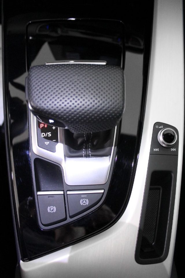 AUDI A4 usata, con Autoradio