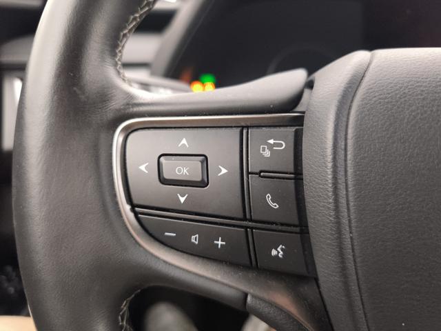 LEXUS UX 250h usata, con Sedili riscaldati