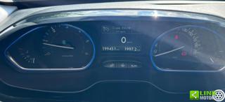 PEUGEOT 2008 usata, con Controllo automatico clima