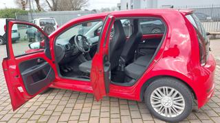 VOLKSWAGEN up! usata, con Sensori di parcheggio posteriori