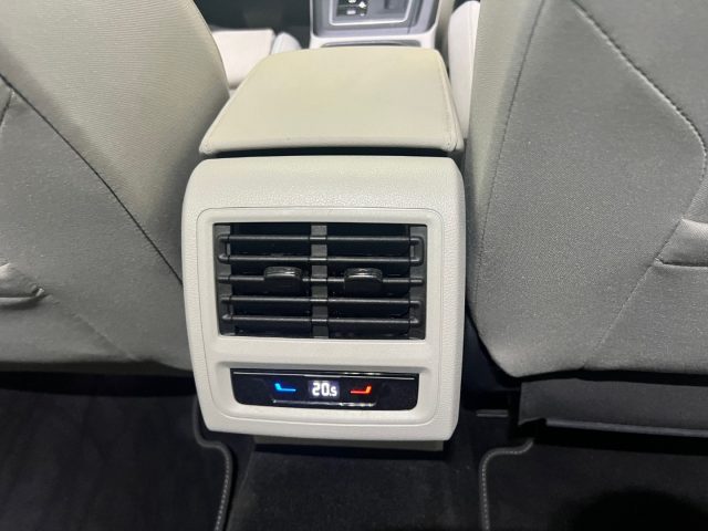 VOLKSWAGEN Golf usata, con Controllo automatico clima