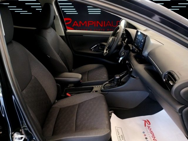 TOYOTA Yaris usata 17