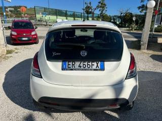 LANCIA Ypsilon usata, con Autoradio
