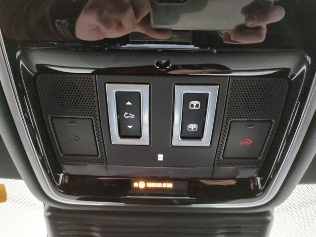 LAND ROVER Range Rover Velar usata, con USB