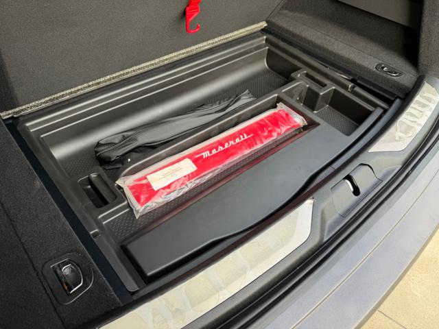 MASERATI Levante usata, con Leve al volante