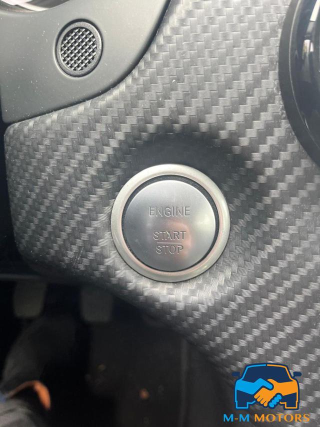 MERCEDES-BENZ GLA 180 usata 21