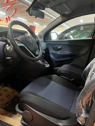 LANCIA Ypsilon usata, con Servosterzo