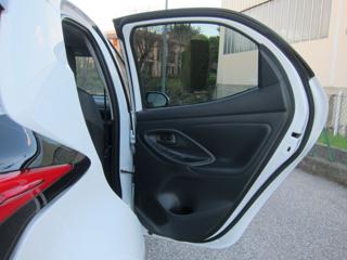 TOYOTA Yaris usata 42