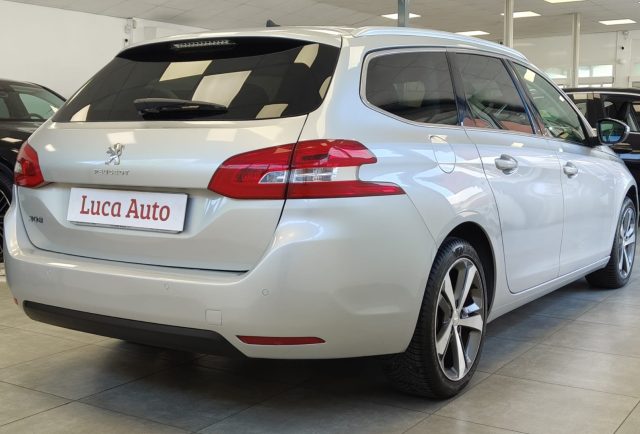 PEUGEOT 308 usata, con Autoradio