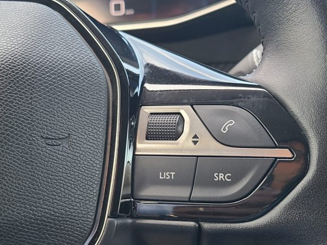 PEUGEOT 208 usata, con Volante multifunzione