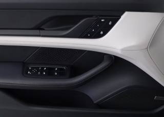 PORSCHE Taycan usata, con Trazione integrale