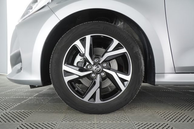 TOYOTA Yaris usata 8