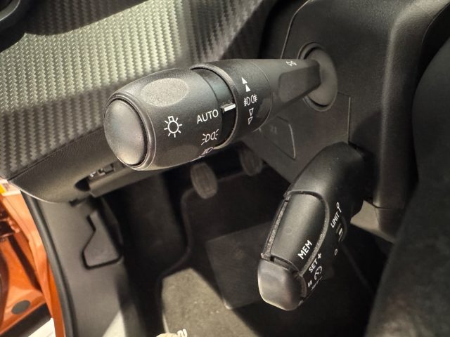 PEUGEOT 2008 usata, con Volante in pelle