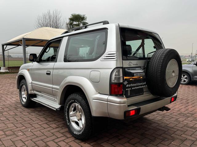 TOYOTA Land Cruiser usata, con Autoradio