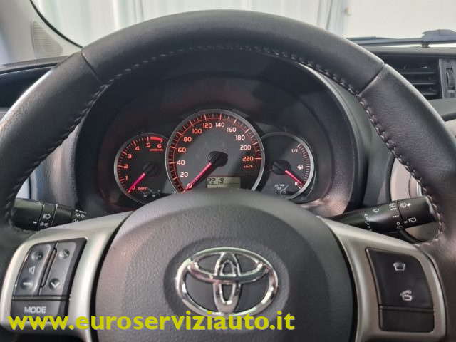 TOYOTA Yaris usata 14