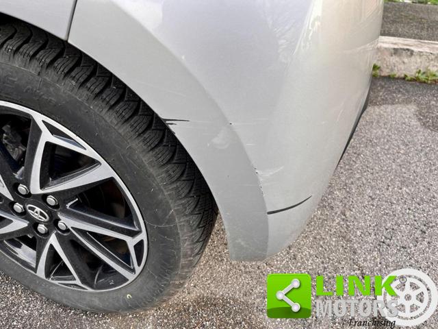 TOYOTA Yaris usata 30