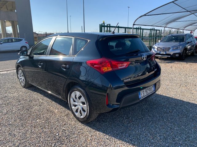 TOYOTA Auris usata, con Boardcomputer