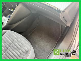 PEUGEOT 2008 usata, con Airbag testa