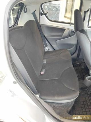 TOYOTA Aygo usata 12