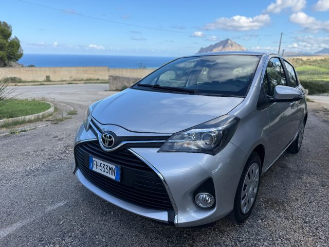 TOYOTA Yaris usata, con Airbag
