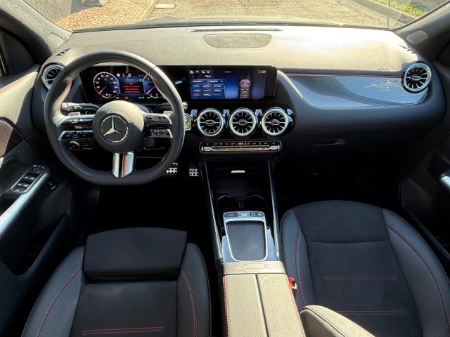 MERCEDES-BENZ GLA 200 usata, con Controllo automatico clima