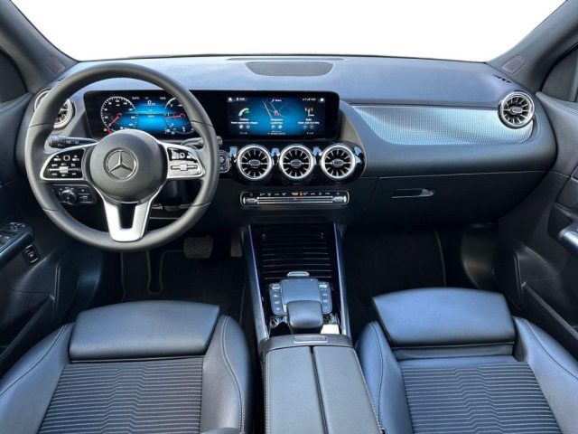 MERCEDES-BENZ GLA 180 usata, con Climatizzatore