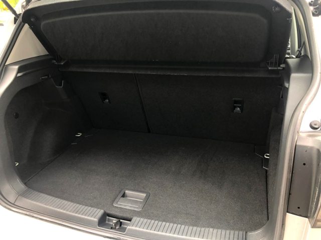 VOLKSWAGEN T-Cross usata, con Luce d