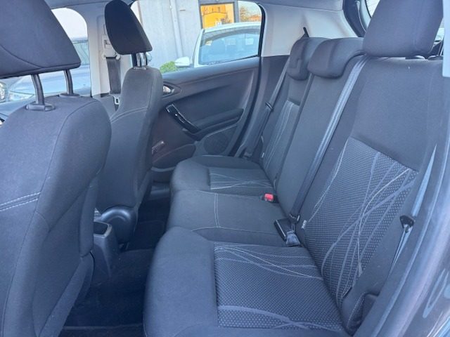 PEUGEOT 208 usata, con Cerchi in lega